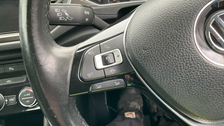 Volkswagen T-Roc 1.0 TSI SE 5dr Petrol Hatchback